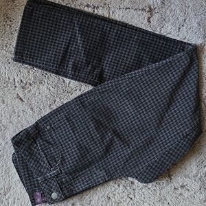 NYDJ Charcoal Grey Houndstooth stretchy fine corduroy size 6